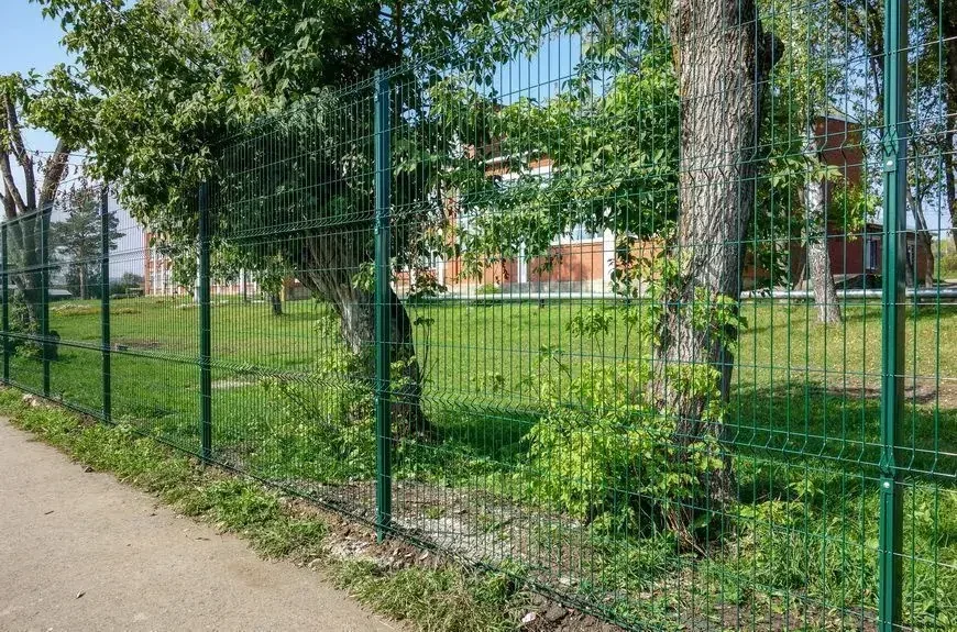 Установленное ограждение из 3D-панелей в Петропавловске